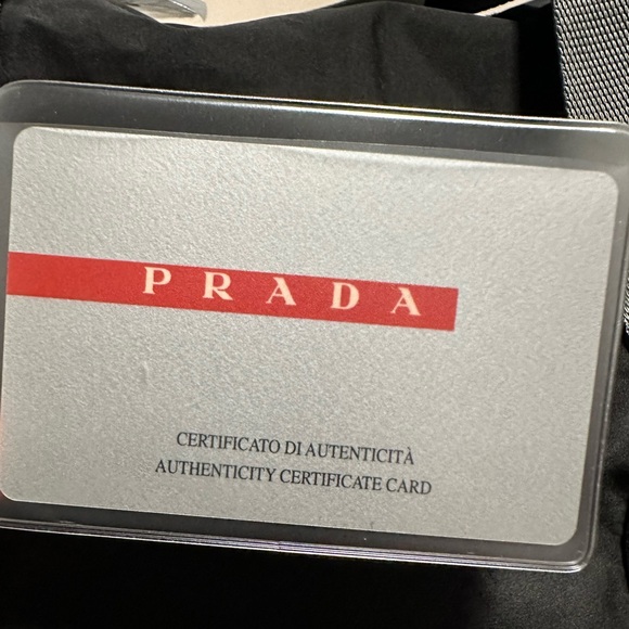 Prada sport duffle comes with authentication card - Picture 7 of 12